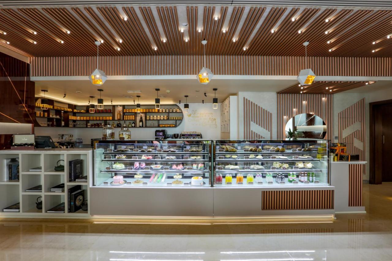 Park Regis Kris Kin Hotel Dubai Ngoại thất bức ảnh A pastry shop in Bangkok, Thailand