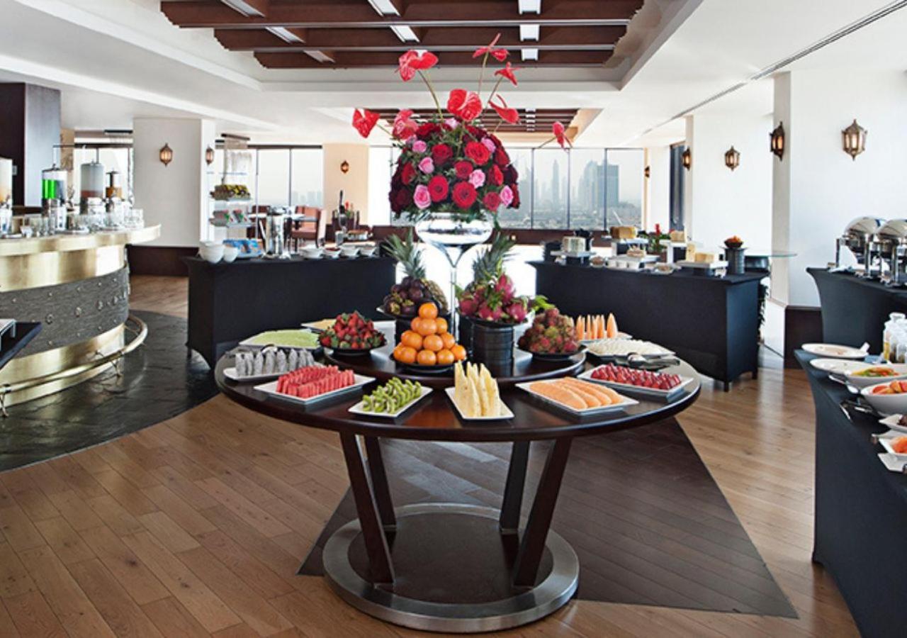 Park Regis Kris Kin Hotel Dubai Ngoại thất bức ảnh The Club at the airport